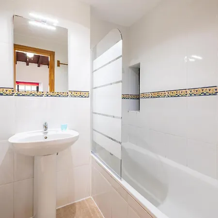 H2m Lazcano With Sunny Terrace In Old Town Apartment *